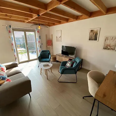 Beautiful Polder House Near Feriehus *